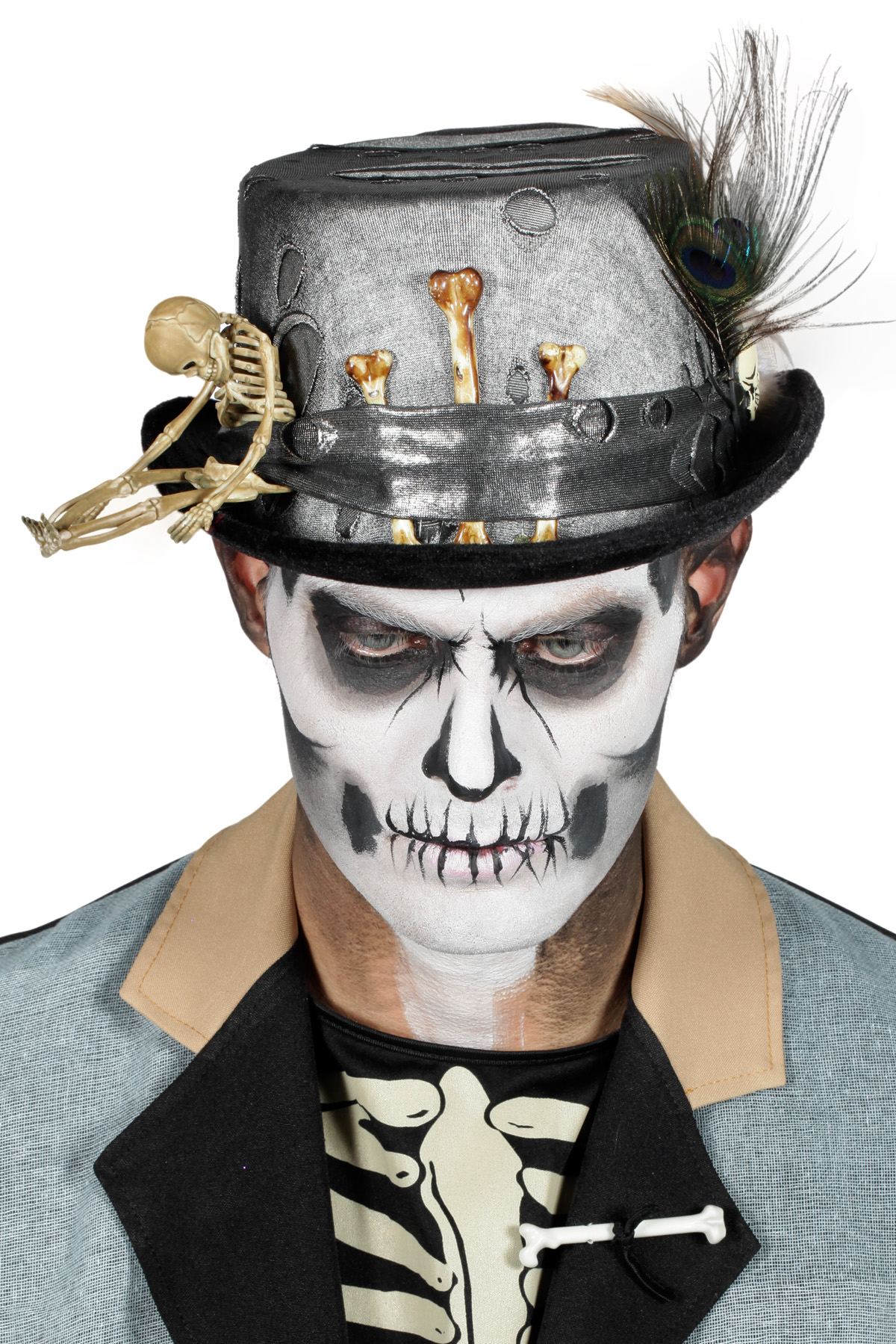 Hoge hoed met skelet en botjes