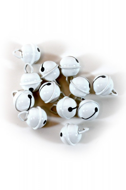 Belletjes wit 15 mm. 12 st.
