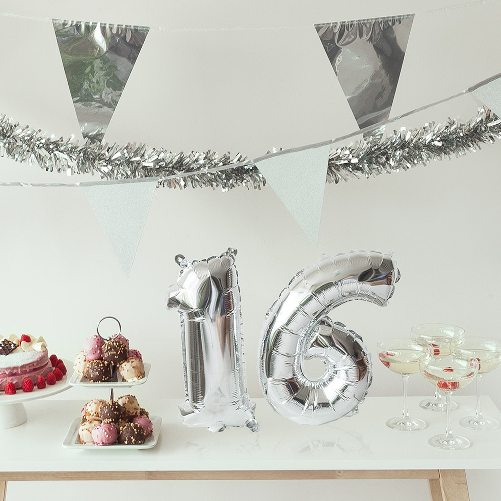 Folieballon '8' zilver (36 cm)