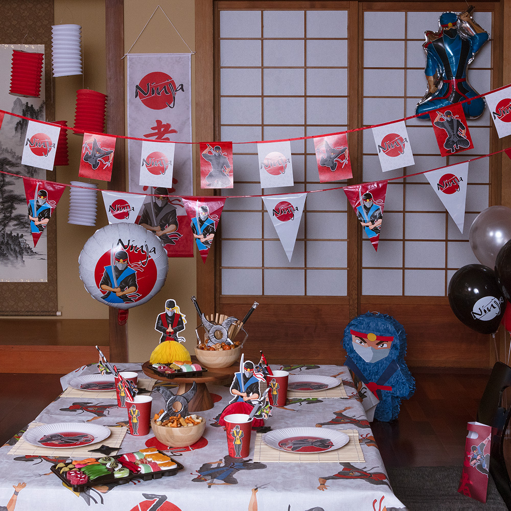 Set 8 papieren bordjes Ninja (Ø 23 cm)