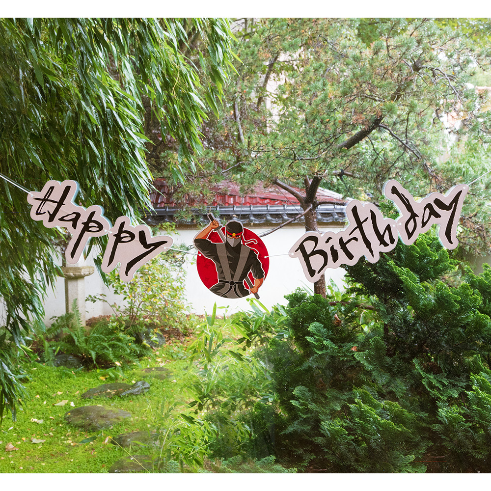 Kartonnen letterslinger Ninja 'Happy birthday' (1,2 m)