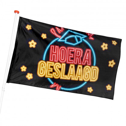 Polyester vlag 'Hoera geslaagd' (90 x 150 cm)